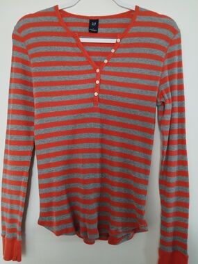 GAP Women's Striped Henley Long Sleeve Top in Orange and Gray